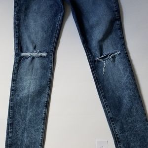 Refuge Distressed Jeans